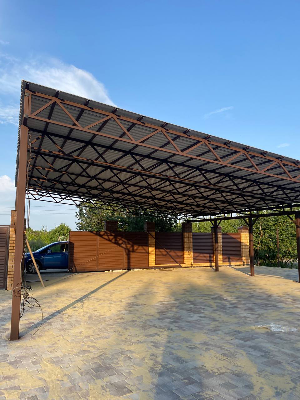 Навес из ферм односкатный